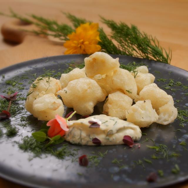 Lillkapsa tempura ürdise dipikastmega